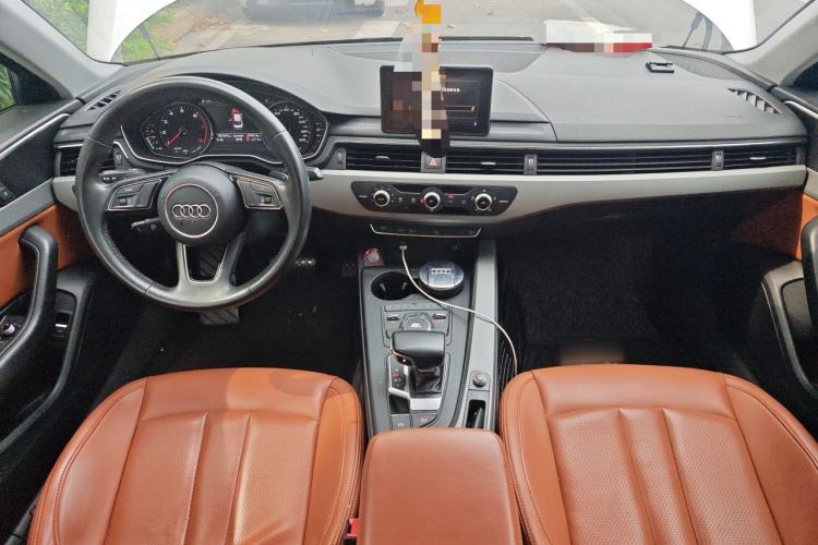 Used Audi A4L 2018 30th Anniversary Edition 40 TFSI Trendy Model Center Console