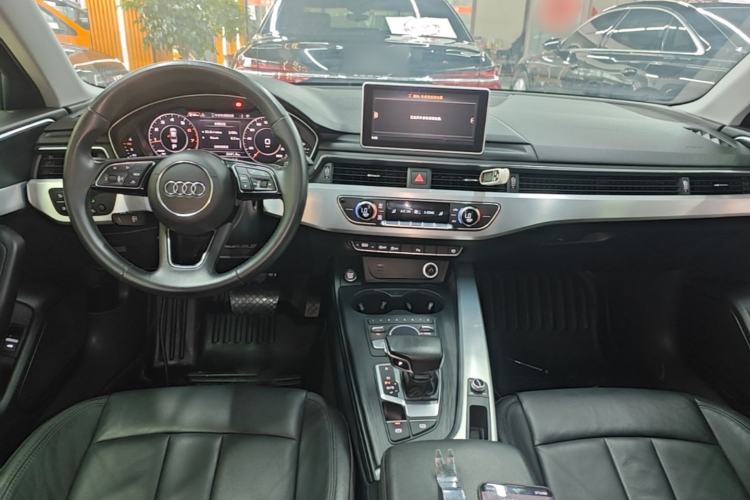 Used Audi A4L 2018 30th Anniversary Edition 40 TFSI Fashion Model Center Console