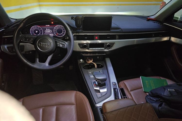 Used Audi A4L 2018 30th Anniversary Edition 40 TFSI Fashion Model Center Console