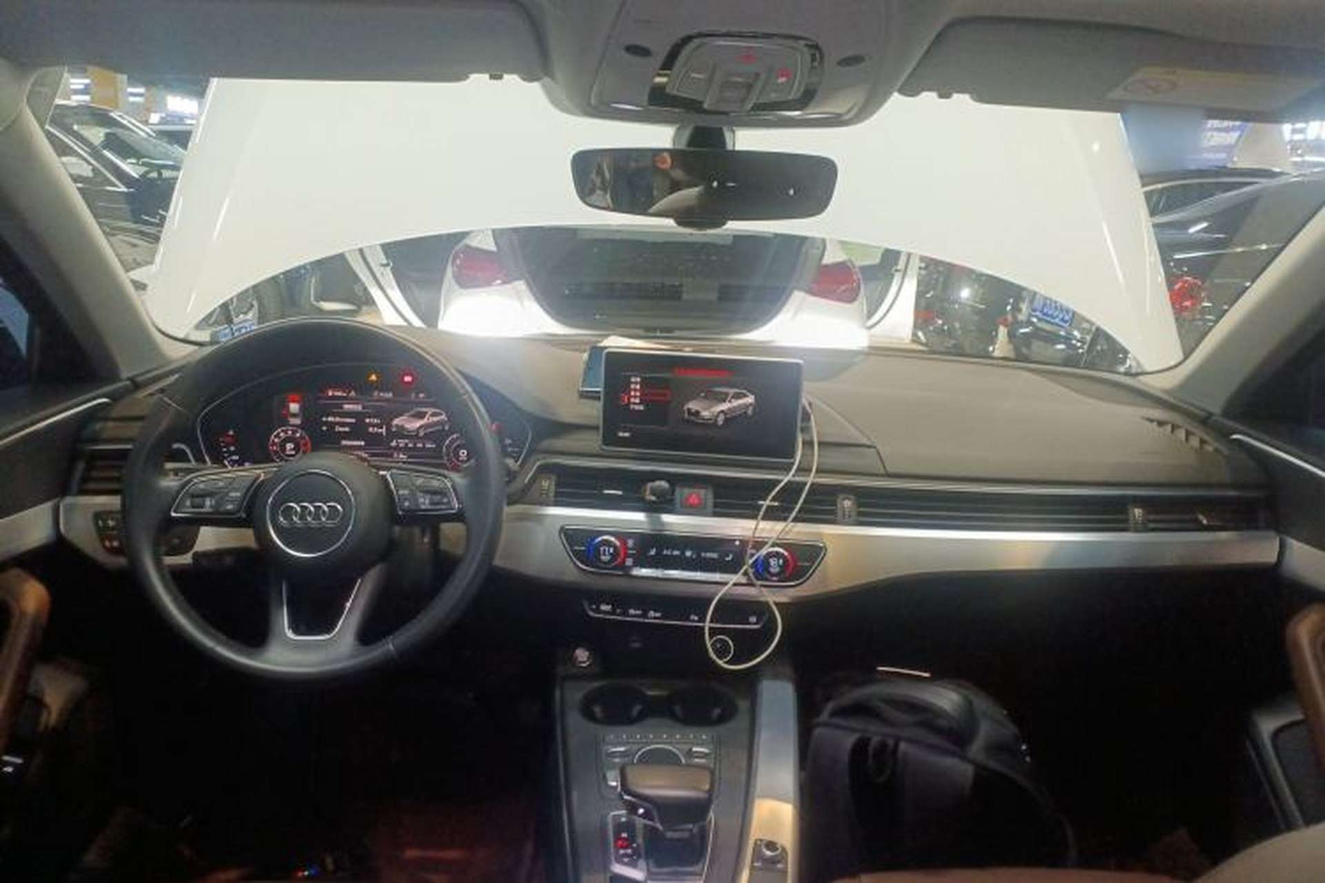 Used Audi A4L 2018 30th Anniversary Edition 40 TFSI Fashion Model Center Console