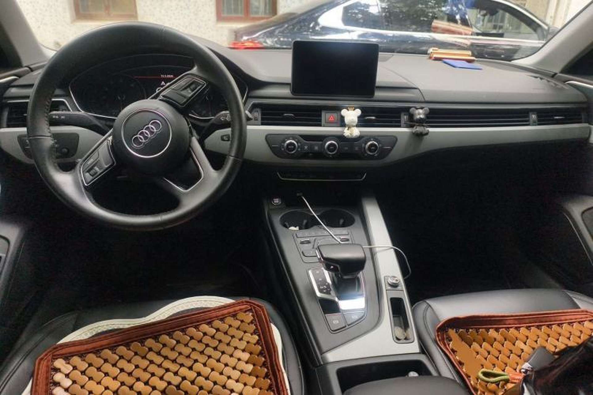 Used Audi A4L 2018 30th Anniversary Edition 40 TFSI Trendy Model Center Console
