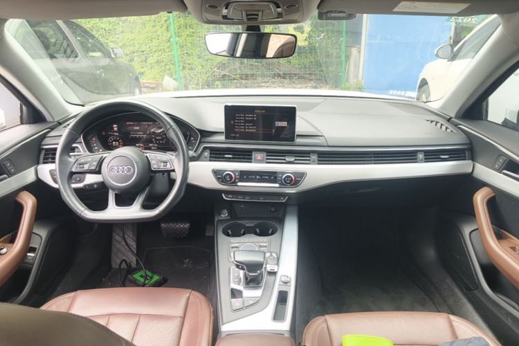 Used Audi A4L 2018 30th Anniversary Edition 40 TFSI Fashion Model Center Console