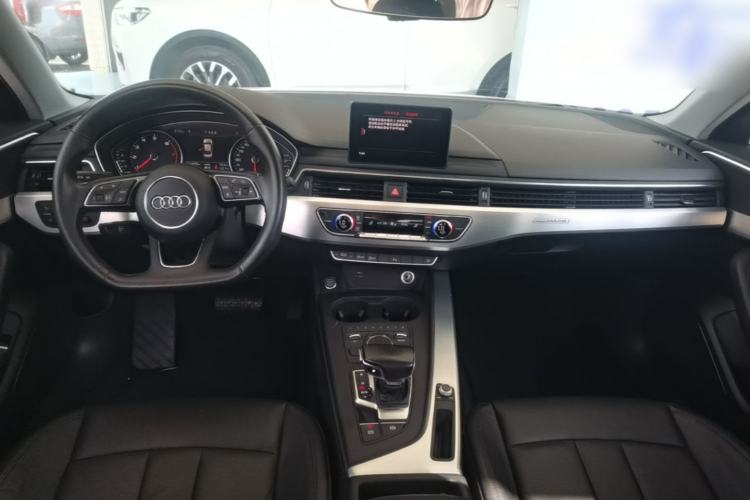 Used Audi A4L 2018 30th Anniversary Edition 45 TFSI quattro Individual Sport Edition Center Console