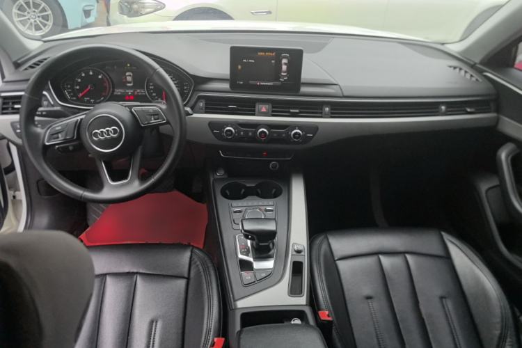 Used Audi A4L 2018 30th Anniversary Edition 40 TFSI Trendy Model Center Console