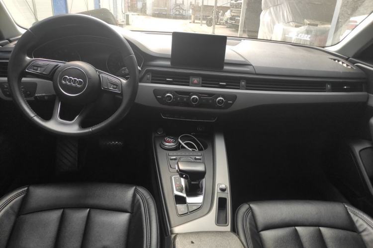Used Audi A4L 2018 30th Anniversary Edition 40 TFSI Trendy Model Center Console