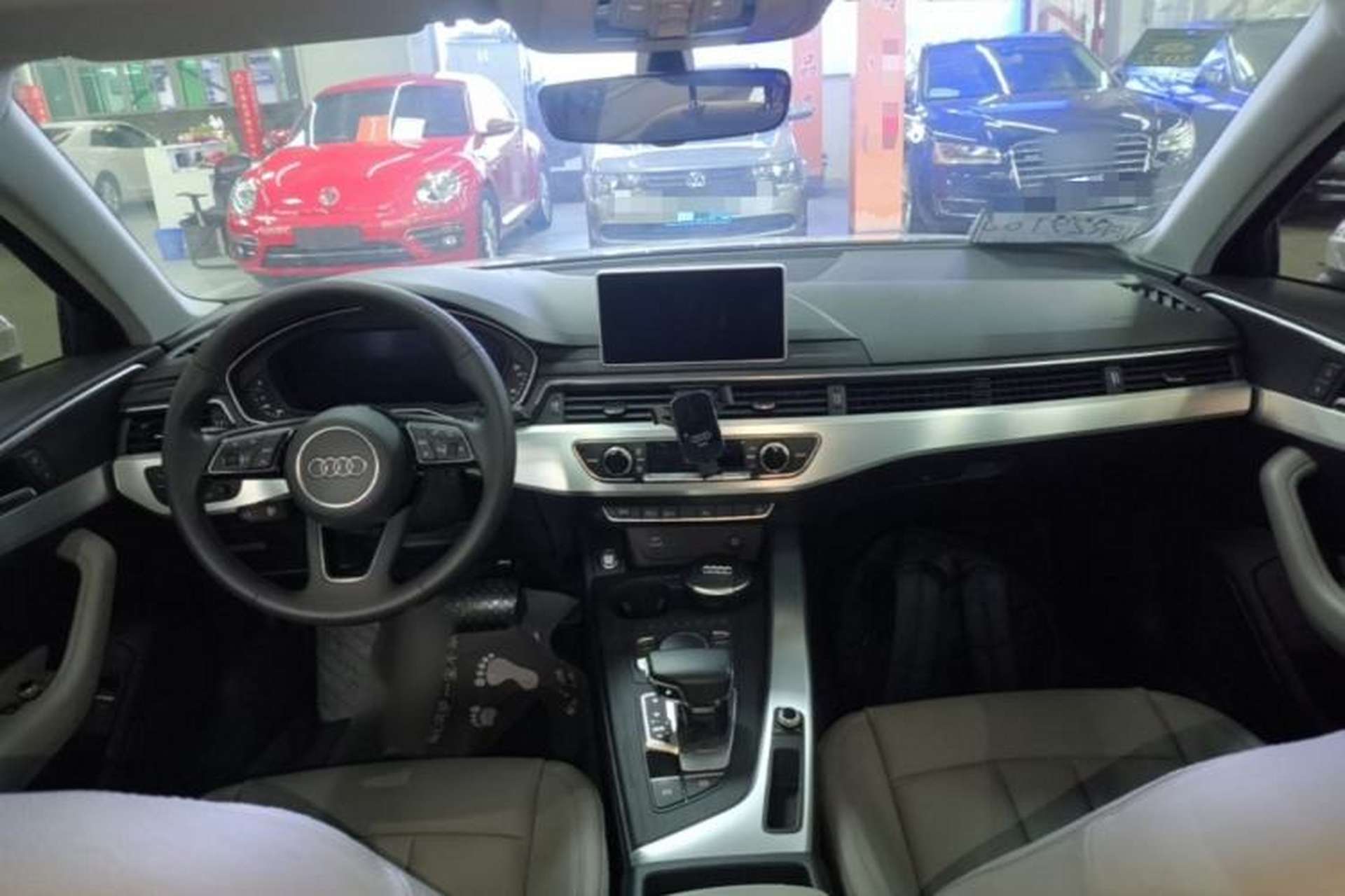Used Audi A4L 2018 30th Anniversary Edition 40 TFSI Fashion Model Center Console