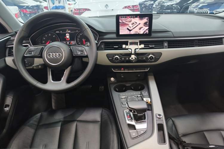 Used Audi A4L 2018 30th Anniversary Edition 40 TFSI Trendy Model Center Console