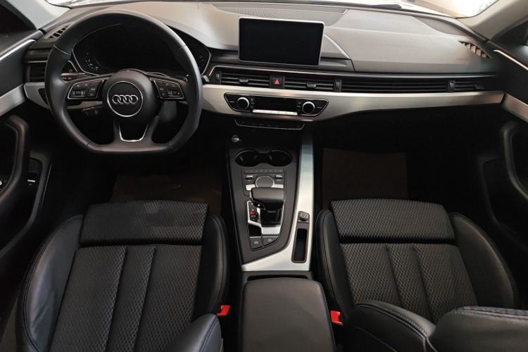 Used Audi A4L 2018 30th Anniversary Edition 40 TFSI Sport Edition Center Console