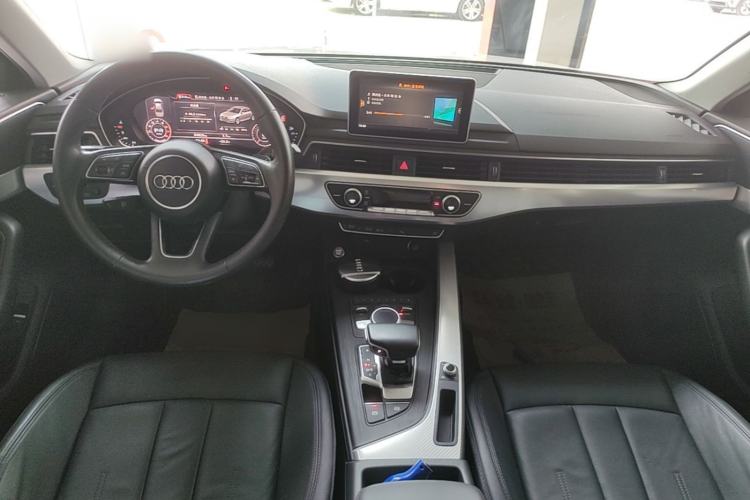 Used Audi A4L 2018 30th Anniversary Edition 40 TFSI Fashion Model Center Console