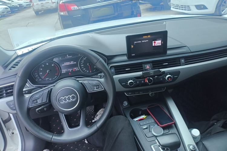 Used Audi A4L 2018 30th Anniversary Edition 40 TFSI Trendy Model Center Console