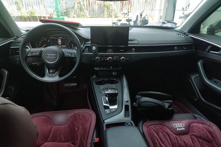 Used Audi A4L 2018 30th Anniversary Edition 40 TFSI Trendy Model Center Console
