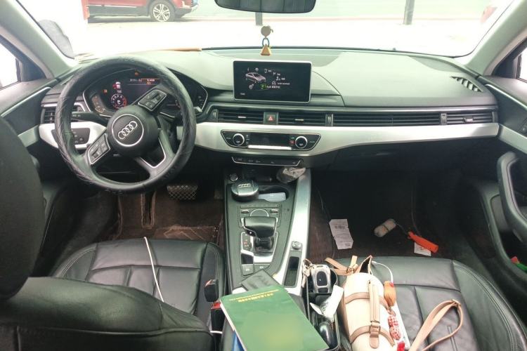 Used Audi A4L 2018 30th Anniversary Edition 40 TFSI Fashion Model Center Console