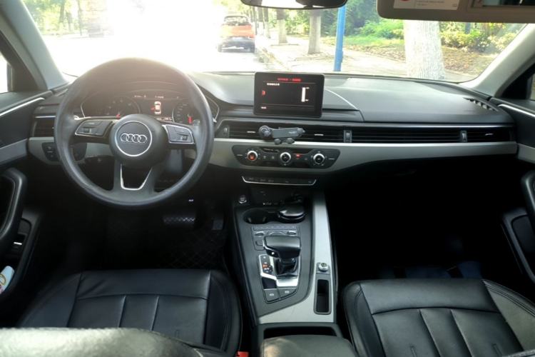 Used Audi A4L 2018 30th Anniversary Edition 40 TFSI Trendy Model Center Console