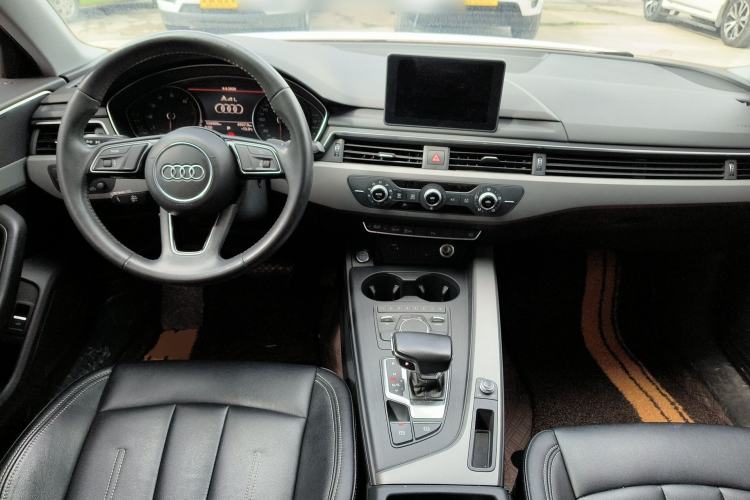 Used Audi A4L 2018 30th Anniversary Edition 40 TFSI Trendy Model Center Console