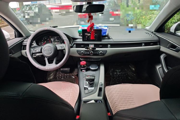 Used Audi A4L 2018 30th Anniversary Edition 40 TFSI Trendy Model Center Console