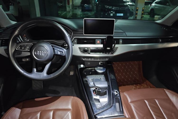 Used Audi A4L 2018 30th Anniversary Edition 40 TFSI Fashion Model Center Console