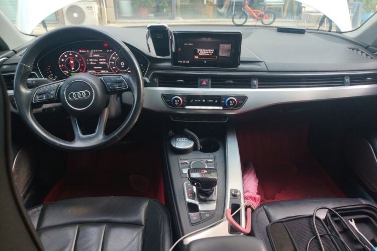 Used Audi A4L 2018 30th Anniversary Edition 40 TFSI Fashion Model Center Console
