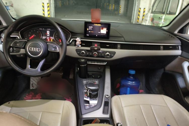 Used Audi A4L 2018 30th Anniversary Edition 40 TFSI Trendy Model Center Console