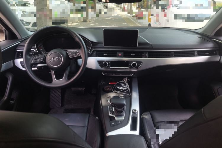 Used Audi A4L 2018 30th Anniversary Edition 40 TFSI Fashion Model Center Console