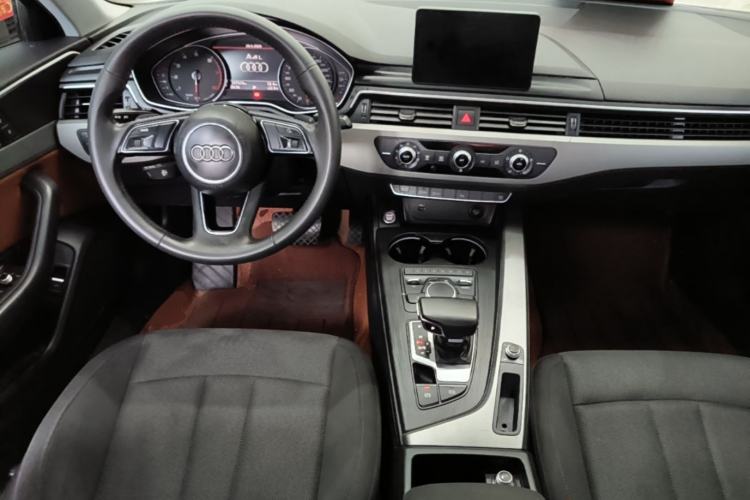 Used Audi A4L 2018 30th Anniversary Edition 40 TFSI Trendy Model Center Console