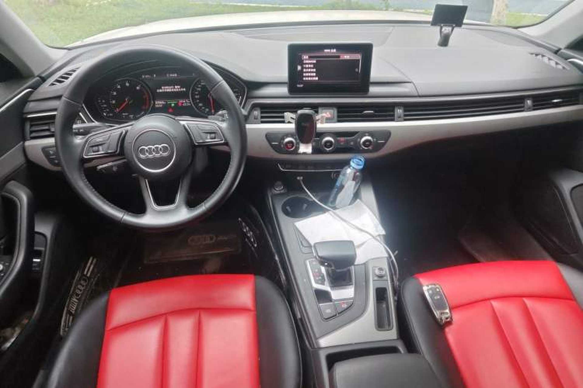 Used Audi A4L 2018 30th Anniversary Edition 40 TFSI Trendy Model Center Console