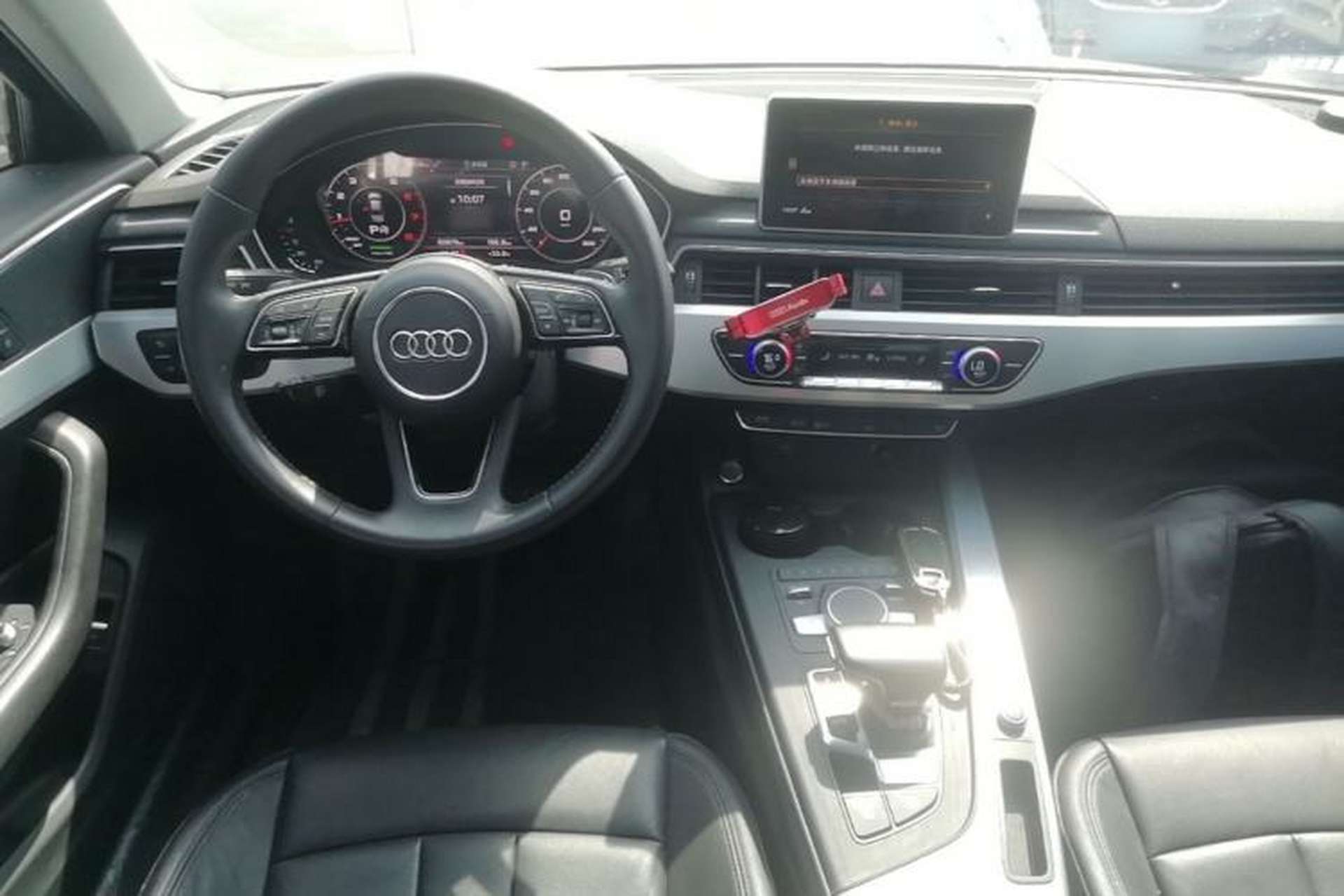 Used Audi A4L 2018 30th Anniversary Edition 40 TFSI Fashion Model Center Console