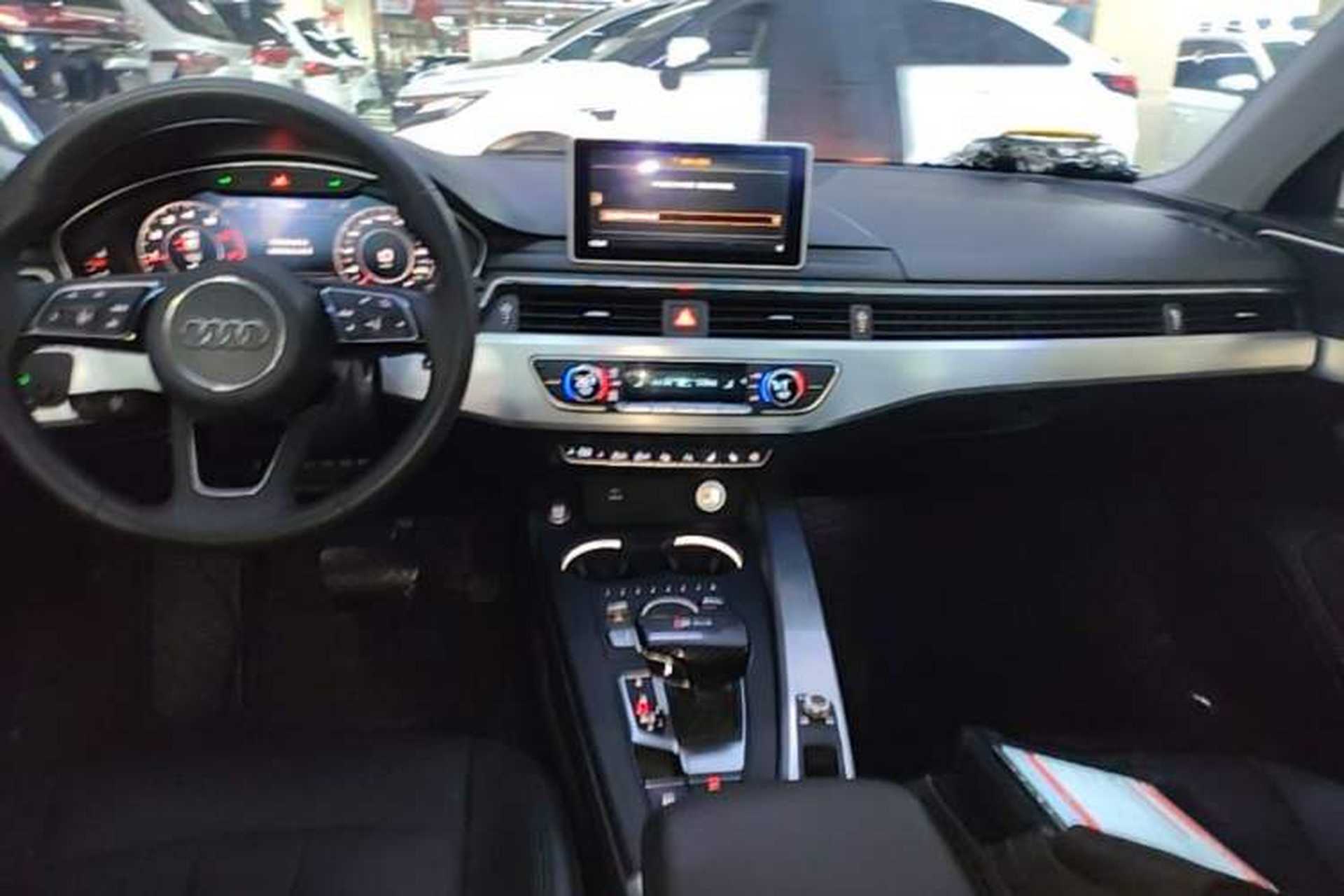 Used Audi A4L 2018 30th Anniversary Edition 40 TFSI Fashion Model Center Console