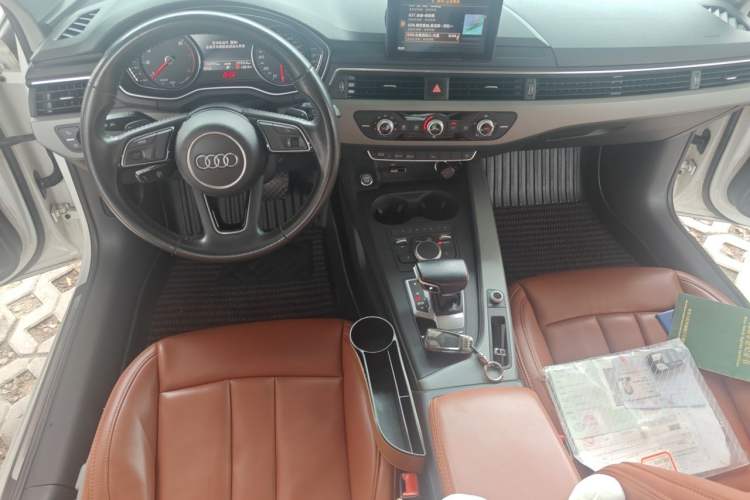 Used Audi A4L 2018 30th Anniversary Edition 40 TFSI Trendy Model Center Console