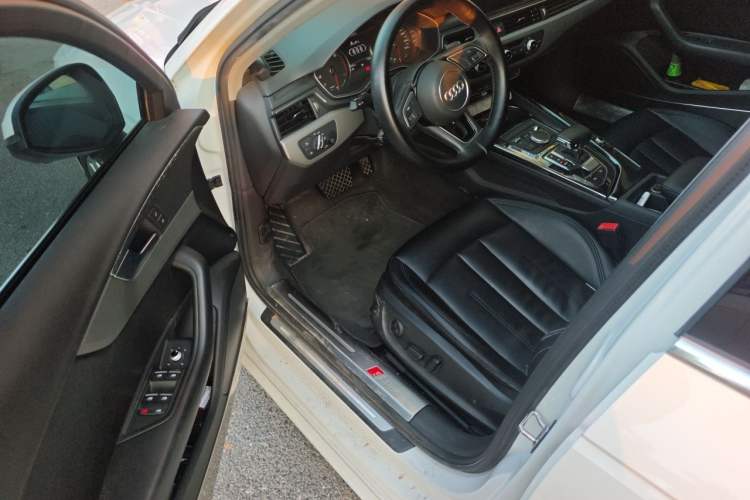 Used Audi A4L 2018 30th Anniversary Edition 40 TFSI Trendy Model Driver Seat