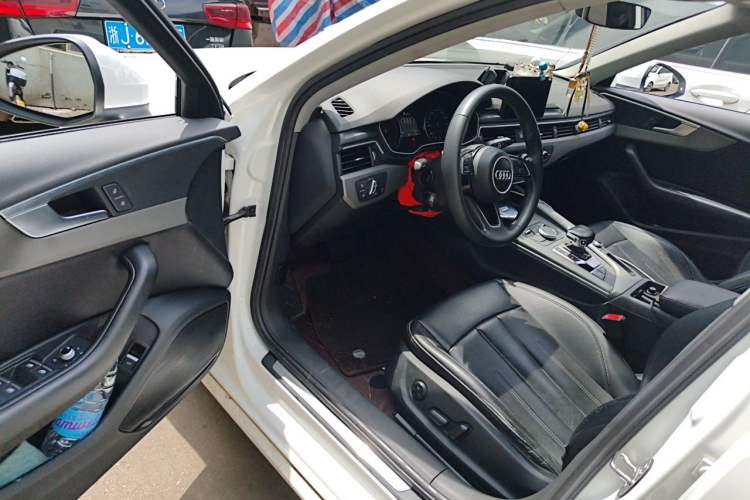Used Audi A4L 2018 30th Anniversary Edition 40 TFSI Trendy Model Driver Seat