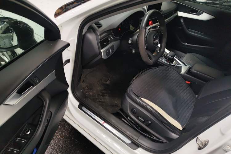 Used Audi A4L 2018 30th Anniversary Edition 45 TFSI quattro Individual Sport Edition Driver Seat