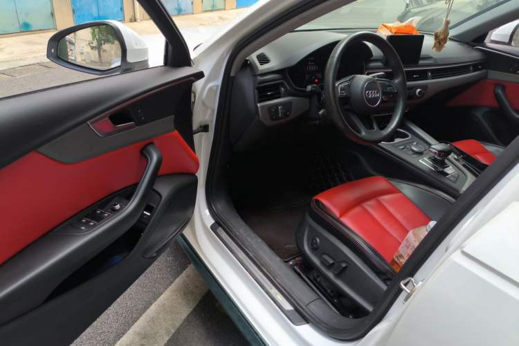Used Audi A4L 2018 30th Anniversary Edition 40 TFSI Trendy Model Driver Seat