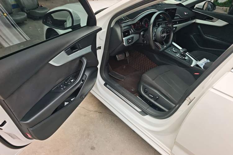 Used Audi A4L 2018 30th Anniversary Edition 40 TFSI Trendy Model Driver Seat
