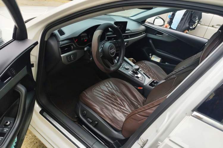 Used Audi A4L 2018 30th Anniversary Edition 40 TFSI Trendy Model Driver Seat