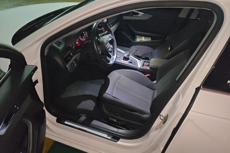 Used Audi A4L 2018 30th Anniversary Edition 40 TFSI Trendy Model Driver Seat
