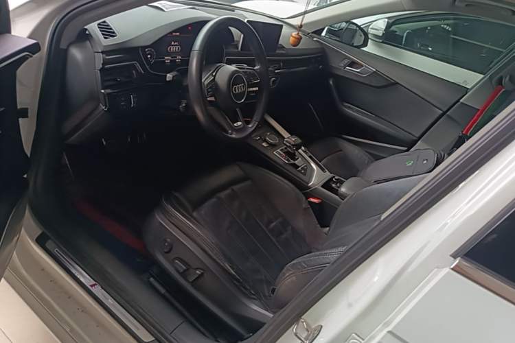 Used Audi A4L 2018 30th Anniversary Edition 40 TFSI Fashion Model Driver Seat