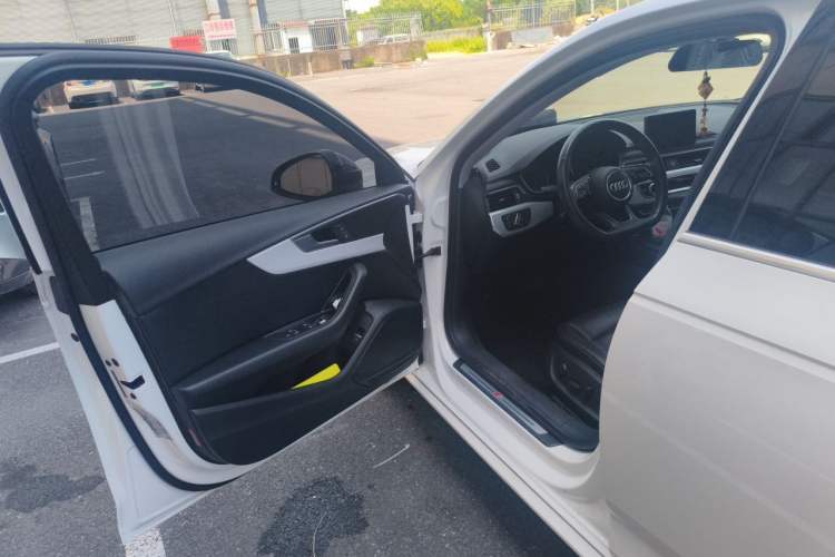 Used Audi A4L 2018 30th Anniversary Edition 45 TFSI quattro Individual Sport Edition Driver Seat