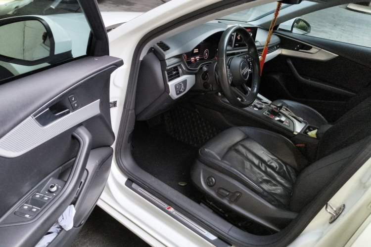 Used Audi A4L 2018 30th Anniversary Edition 40 TFSI Fashion Model Driver Seat