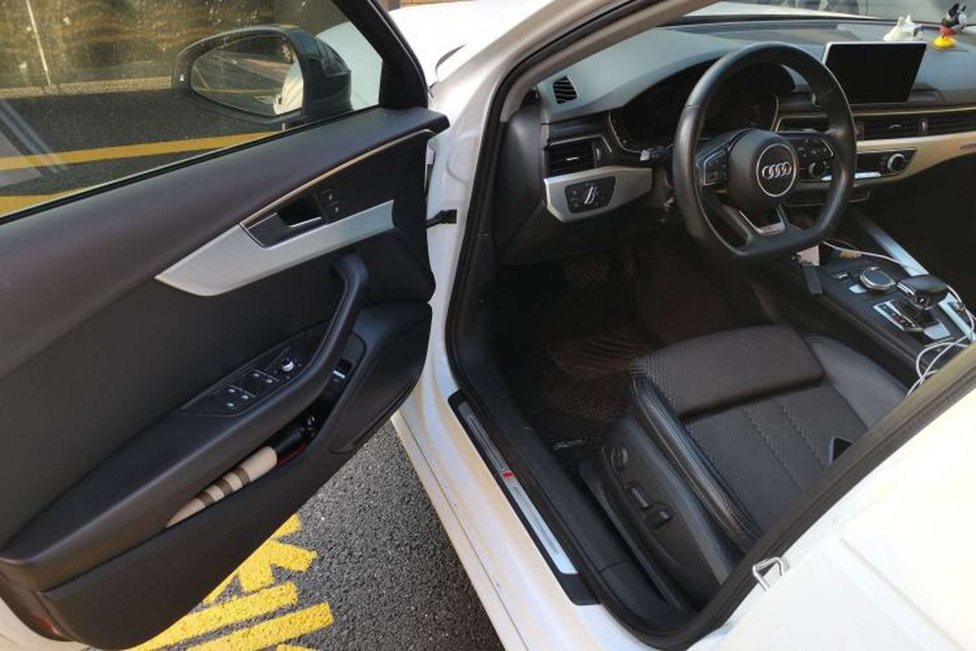 Used Audi A4L 2018 30th Anniversary Edition 40 TFSI Sport Edition Driver Seat