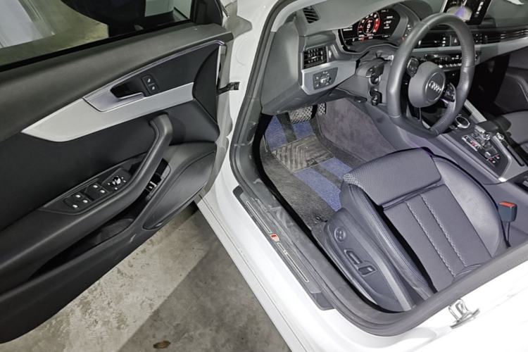 Used Audi A4L 2018 30th Anniversary Edition 40 TFSI Sport Edition Driver Seat