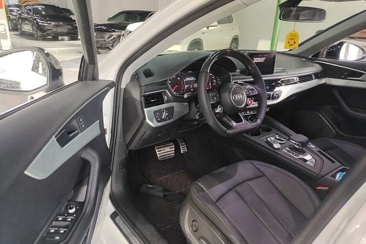 Used Audi A4L 2018 30th Anniversary Edition 45 TFSI quattro Individual Sport Edition Driver Seat