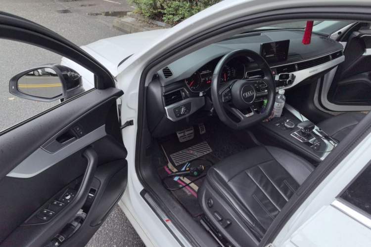 Used Audi A4L 2018 30th Anniversary Edition 45 TFSI quattro Individual Sport Edition Driver Seat