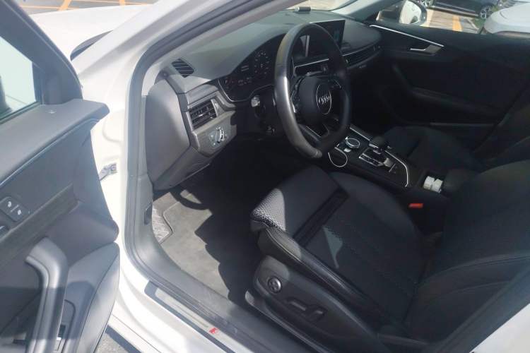 Used Audi A4L 2018 30th Anniversary Edition 45 TFSI quattro Sport model Driver Seat