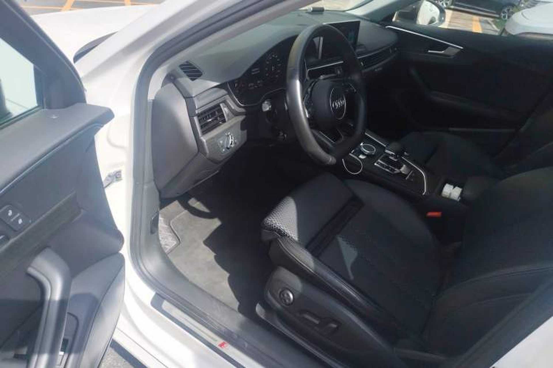 Used Audi A4L 2018 30th Anniversary Edition 45 TFSI quattro Sport model Driver Seat
