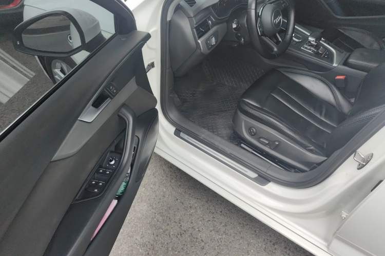 Used Audi A4L 2018 30th Anniversary Edition 40 TFSI Trendy Model Driver Seat