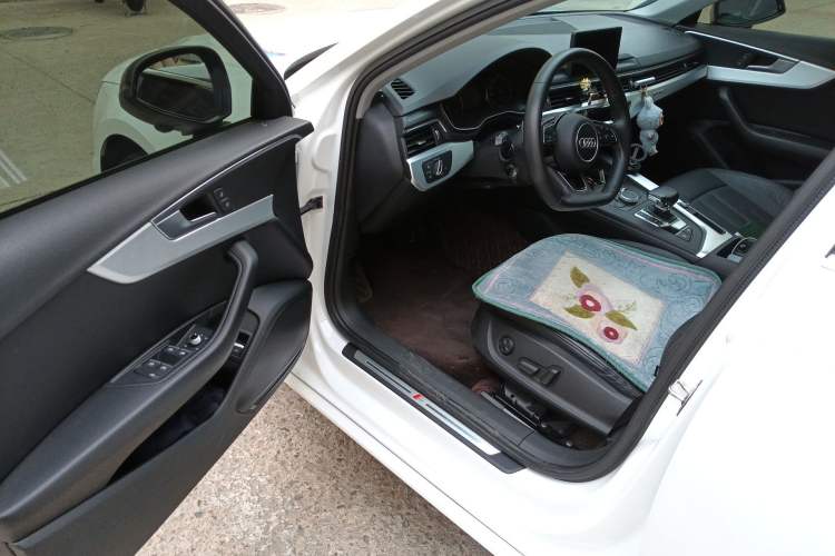 Used Audi A4L 2018 30th Anniversary Edition 45 TFSI quattro Individual Sport Edition Driver Seat