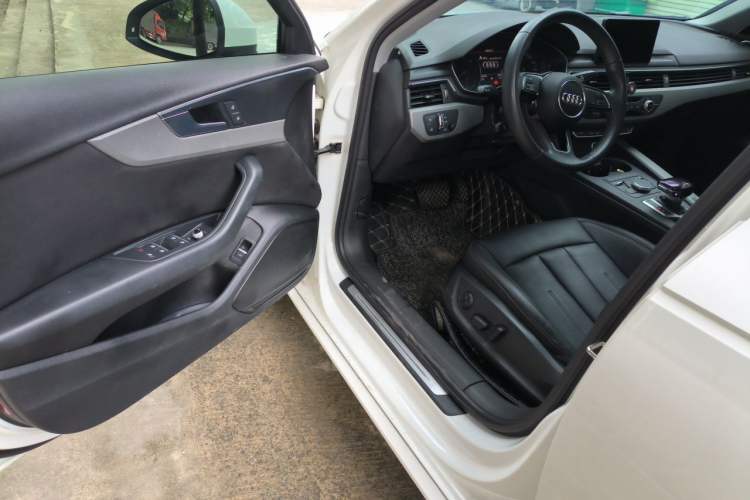 Used Audi A4L 2018 30th Anniversary Edition 40 TFSI Trendy Model Driver Seat