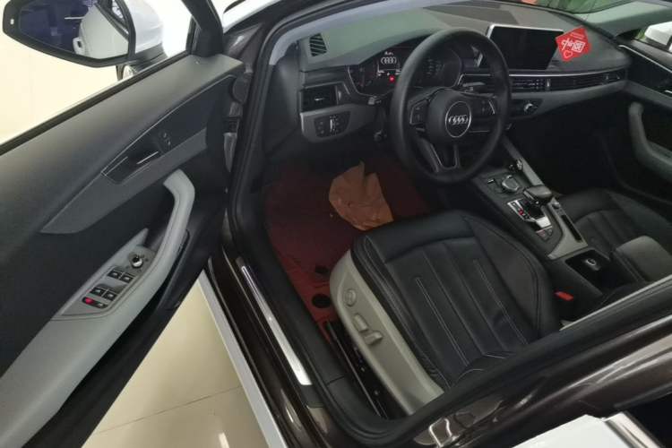 Used Audi A4L 2018 30th Anniversary Edition 40 TFSI Trendy Model Driver Seat