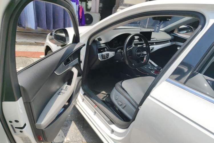 Used Audi A4L 2018 30th Anniversary Edition 45 TFSI quattro Individual Sport Edition Driver Seat