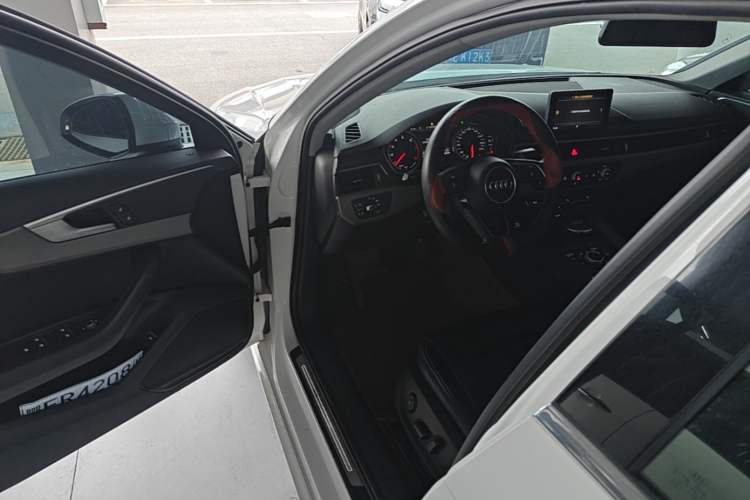 Used Audi A4L 2018 30th Anniversary Edition 40 TFSI Trendy Model Driver Seat